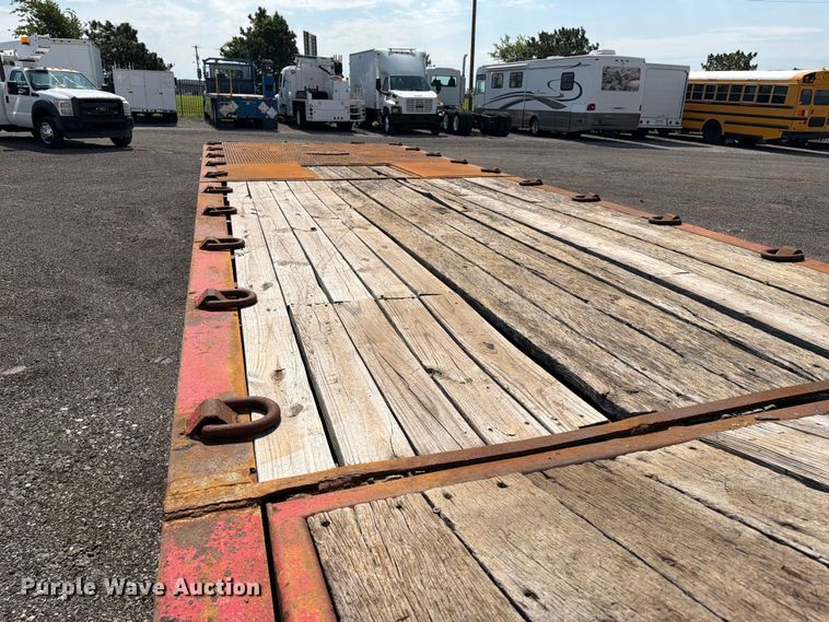 image for item EG9286 1997 Trail King HT Series drop deck hydraulic tail equipment trailer