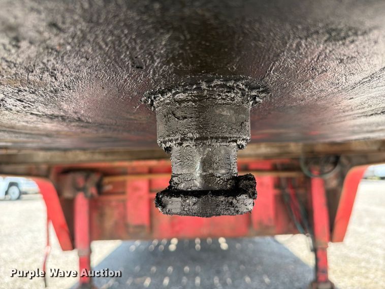 image for item EG9286 1997 Trail King HT Series drop deck hydraulic tail equipment trailer