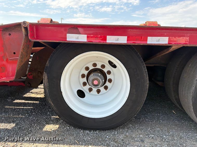 image for item EG9286 1997 Trail King HT Series drop deck hydraulic tail equipment trailer