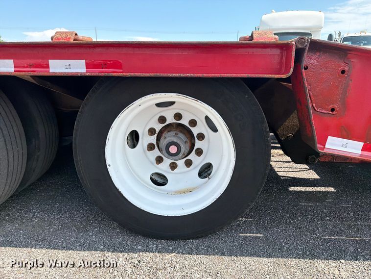 image for item EG9286 1997 Trail King HT Series drop deck hydraulic tail equipment trailer