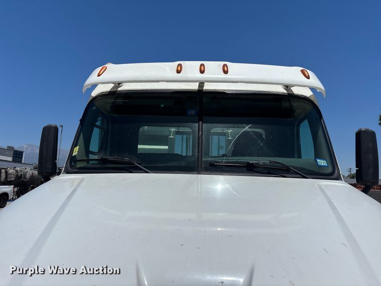 image for item EL2495 2015 Freightliner Cascadia semi truck