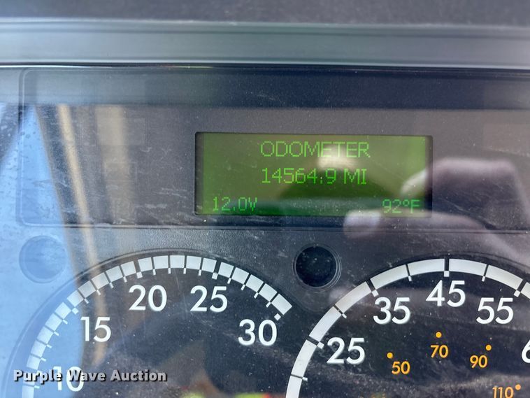 image for item EL2495 2015 Freightliner Cascadia semi truck
