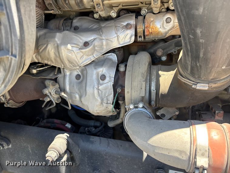 image for item EL2495 2015 Freightliner Cascadia semi truck