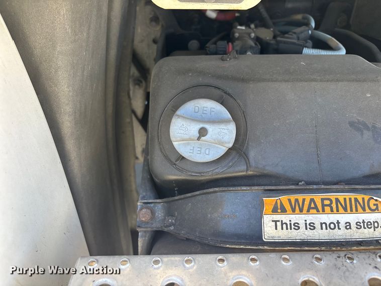 image for item EL2495 2015 Freightliner Cascadia semi truck
