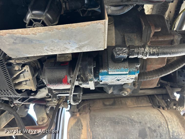 image for item EL2495 2015 Freightliner Cascadia semi truck