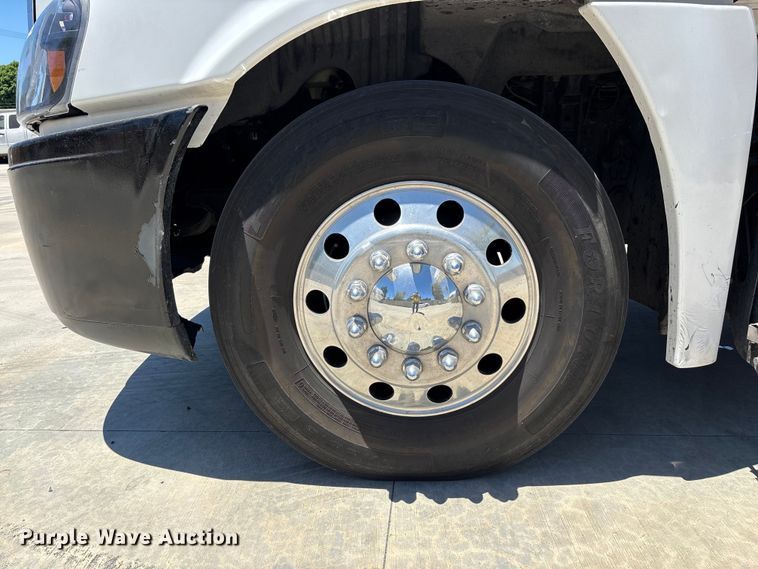 image for item EL2495 2015 Freightliner Cascadia semi truck