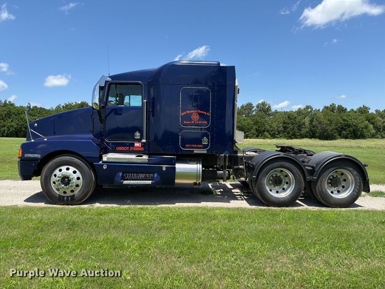 image for item EQ8007 2003 Kenworth T600 semi truck