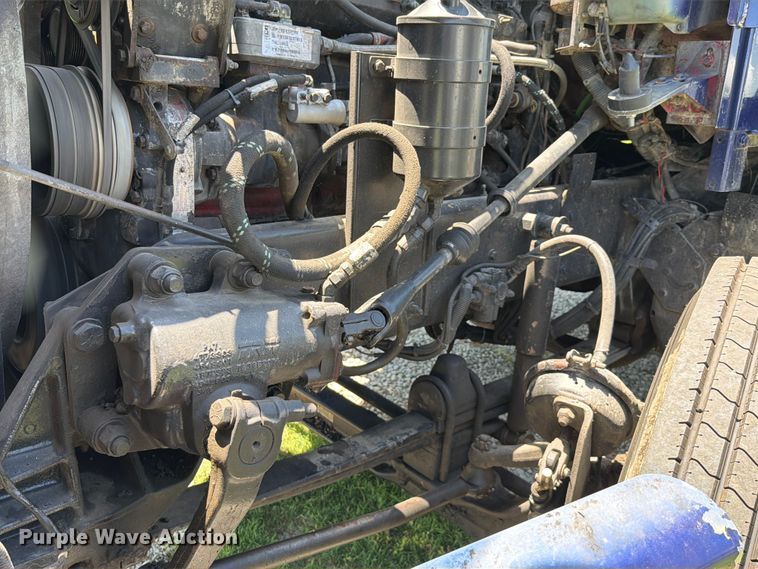 image for item EQ8007 2003 Kenworth T600 semi truck