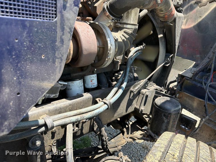 image for item EQ8007 2003 Kenworth T600 semi truck
