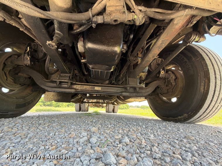 image for item EQ8007 2003 Kenworth T600 semi truck
