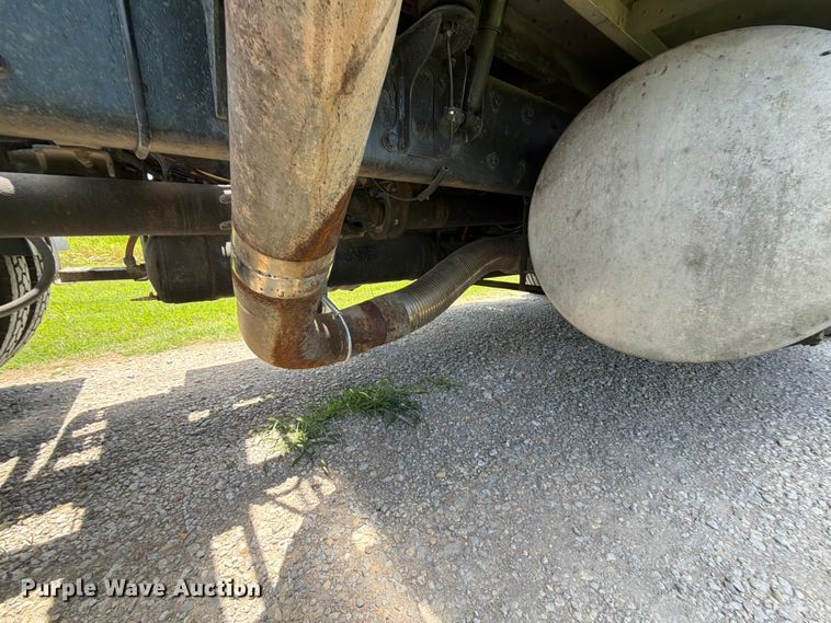 image for item EQ8007 2003 Kenworth T600 semi truck