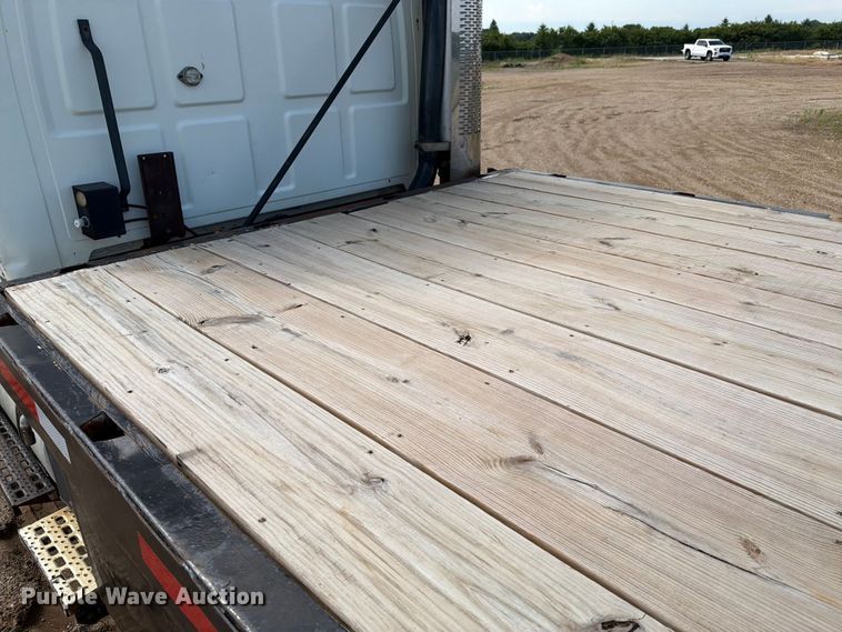 image for item ER1820 2000 Sterling Truck A9513 flatbed truck