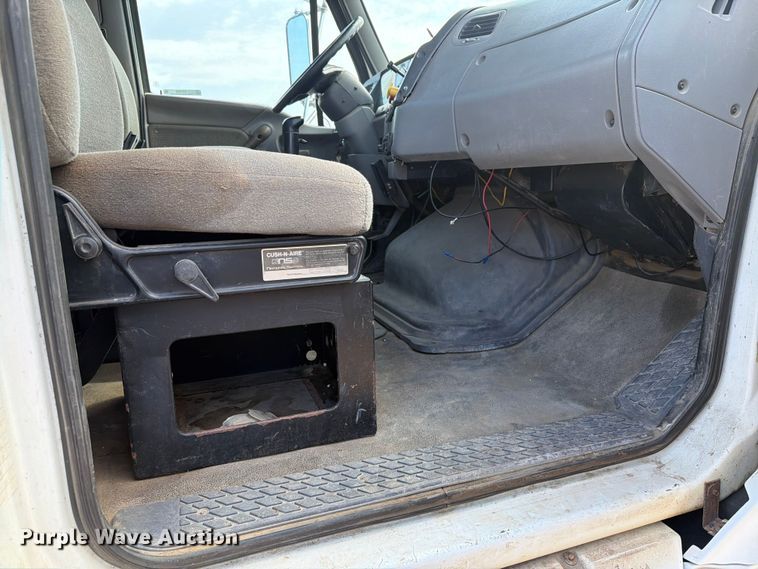 image for item ER1820 2000 Sterling Truck A9513 flatbed truck