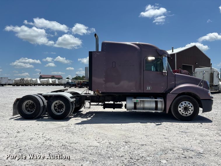 image for item ER3083 2017 Freightliner Columbia 120 Glider semi truck