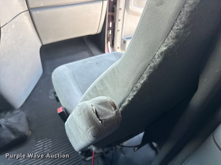 image for item ER3083 2017 Freightliner Columbia 120 Glider semi truck