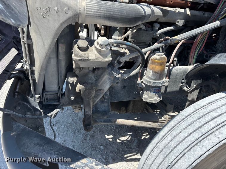 image for item ER3083 2017 Freightliner Columbia 120 Glider semi truck