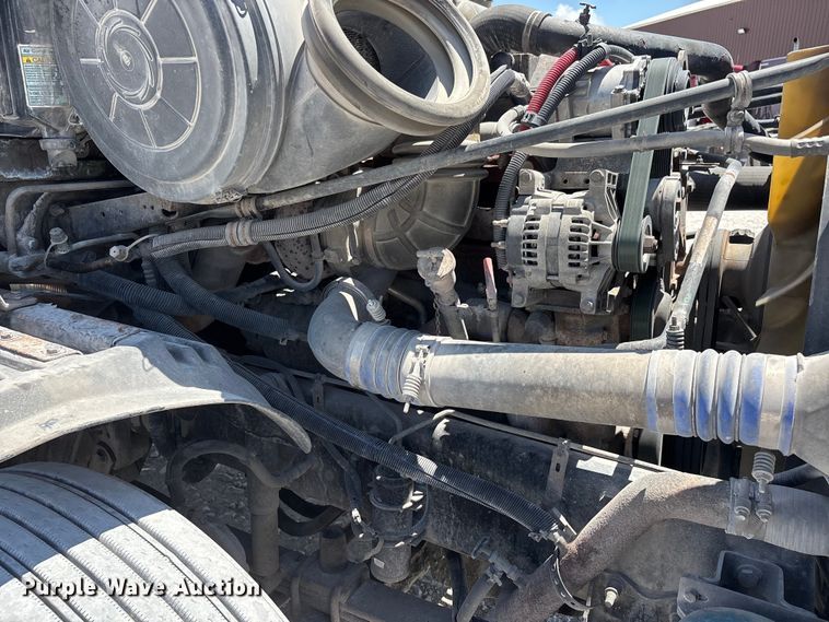 image for item ER3083 2017 Freightliner Columbia 120 Glider semi truck