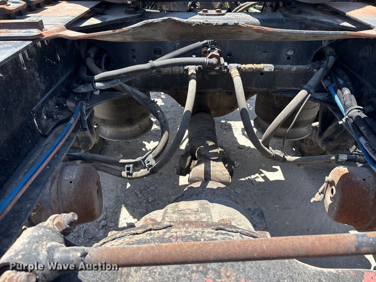 image for item ER3083 2017 Freightliner Columbia 120 Glider semi truck