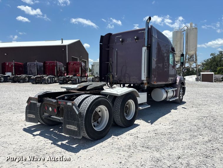 image for item ER3084 2016 Freightliner Columbia 120 Glider semi truck