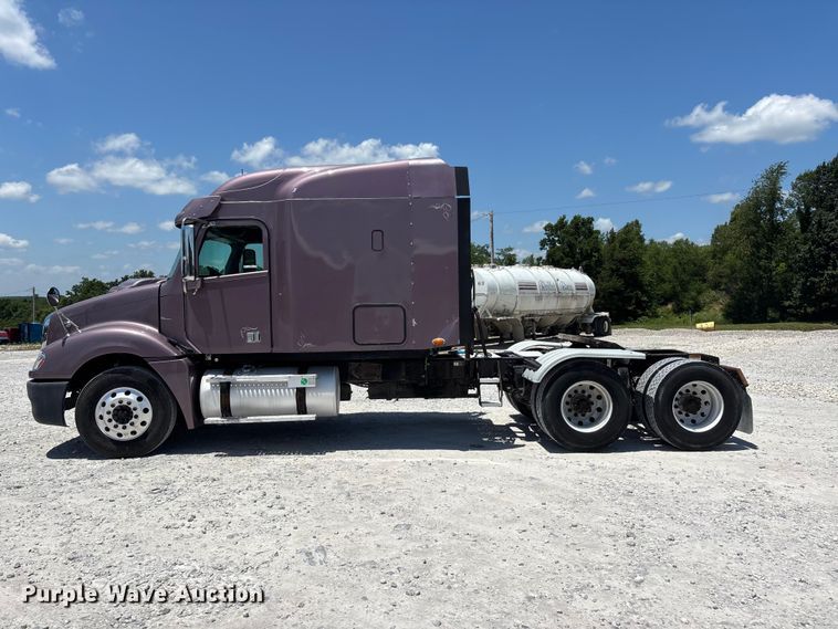 image for item ER3084 2016 Freightliner Columbia 120 Glider semi truck