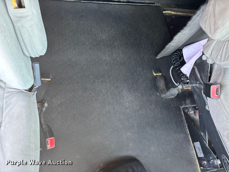 image for item ER3084 2016 Freightliner Columbia 120 Glider semi truck