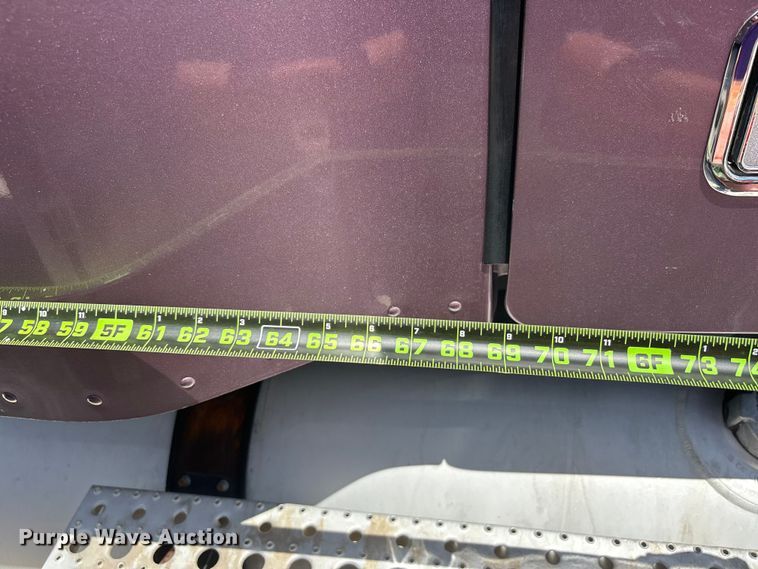 image for item ER3084 2016 Freightliner Columbia 120 Glider semi truck