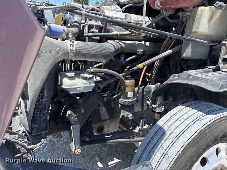 image for item ER3084 2016 Freightliner Columbia 120 Glider semi truck