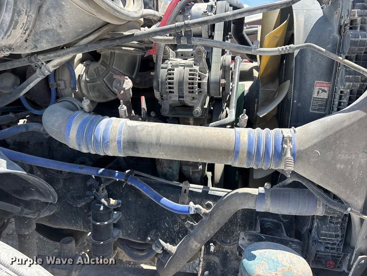 image for item ER3084 2016 Freightliner Columbia 120 Glider semi truck