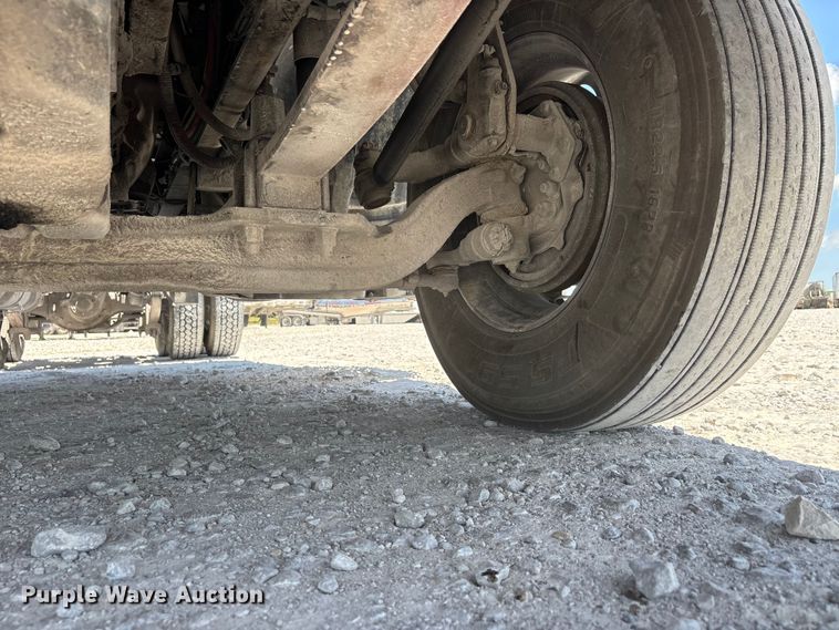 image for item ER3084 2016 Freightliner Columbia 120 Glider semi truck