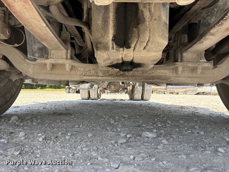image for item ER3084 2016 Freightliner Columbia 120 Glider semi truck