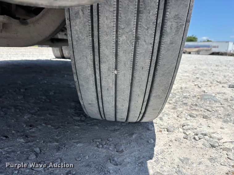 image for item ER3084 2016 Freightliner Columbia 120 Glider semi truck