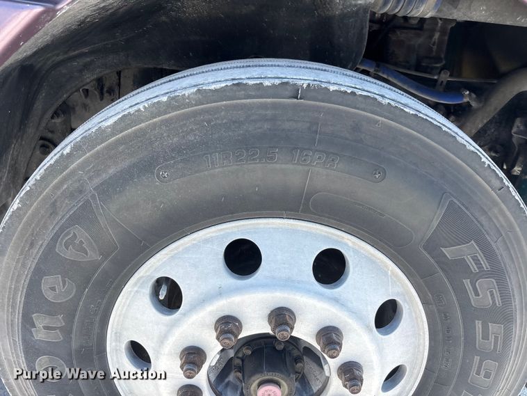 image for item ER3084 2016 Freightliner Columbia 120 Glider semi truck