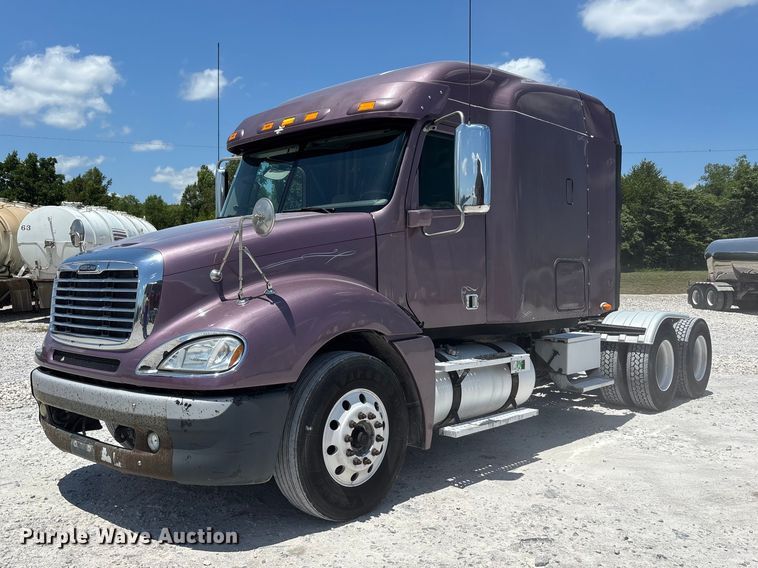 image for item ER3085 2017 Freightliner Columbia 120 Glider semi truck