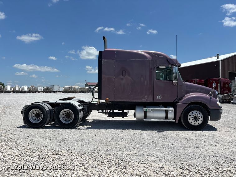 image for item ER3085 2017 Freightliner Columbia 120 Glider semi truck