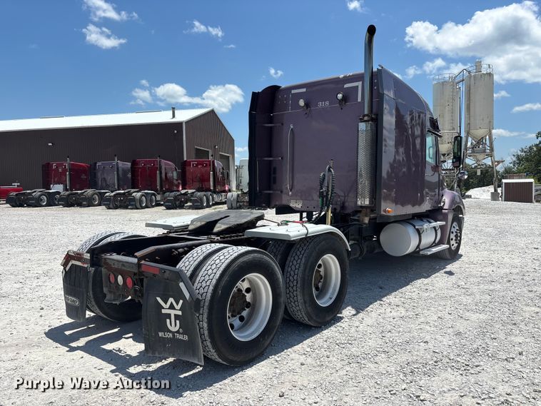 image for item ER3085 2017 Freightliner Columbia 120 Glider semi truck