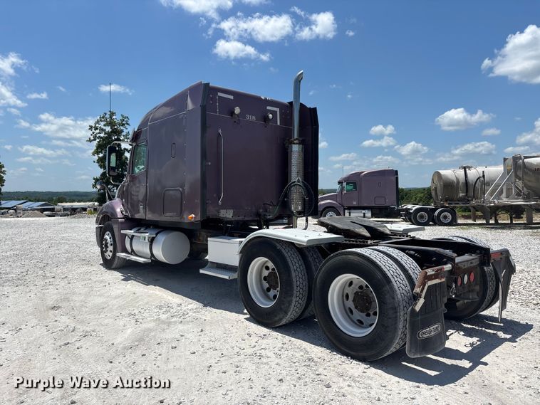 image for item ER3085 2017 Freightliner Columbia 120 Glider semi truck