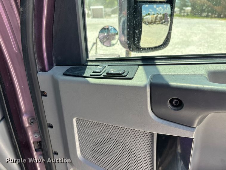 image for item ER3085 2017 Freightliner Columbia 120 Glider semi truck