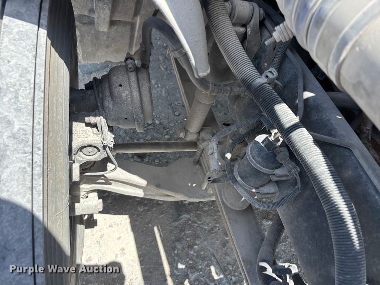 image for item ER3085 2017 Freightliner Columbia 120 Glider semi truck