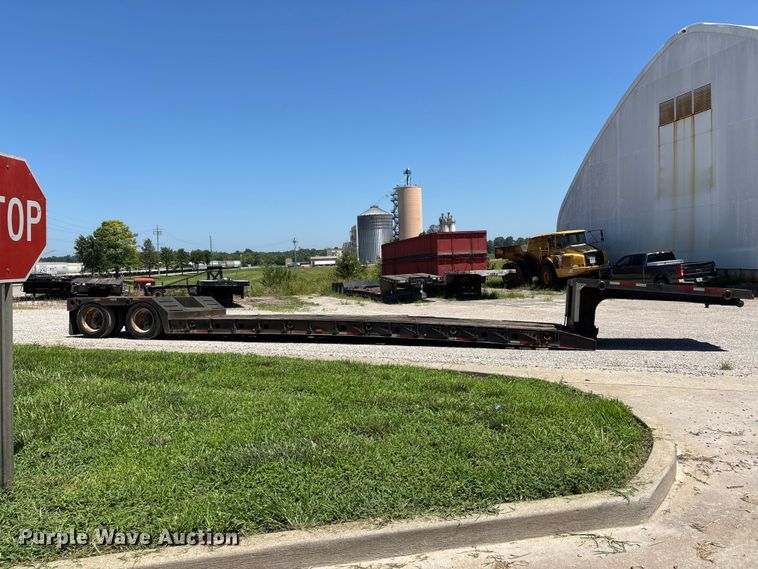 image for item ER3114 2013 Fontaine lowboy equipment trailer