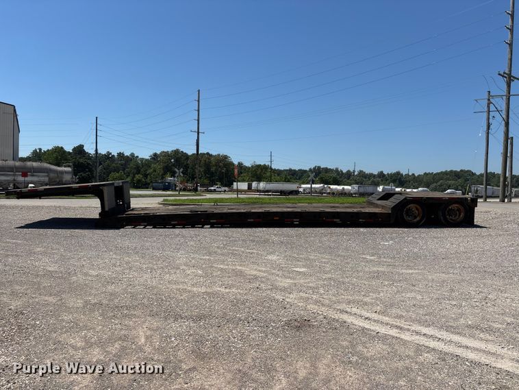 image for item ER3114 2013 Fontaine lowboy equipment trailer