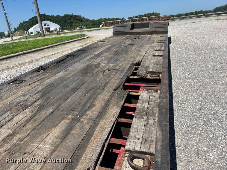 image for item ER3114 2013 Fontaine lowboy equipment trailer