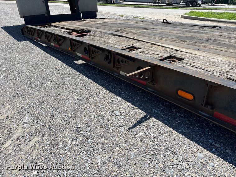 image for item ER3114 2013 Fontaine lowboy equipment trailer