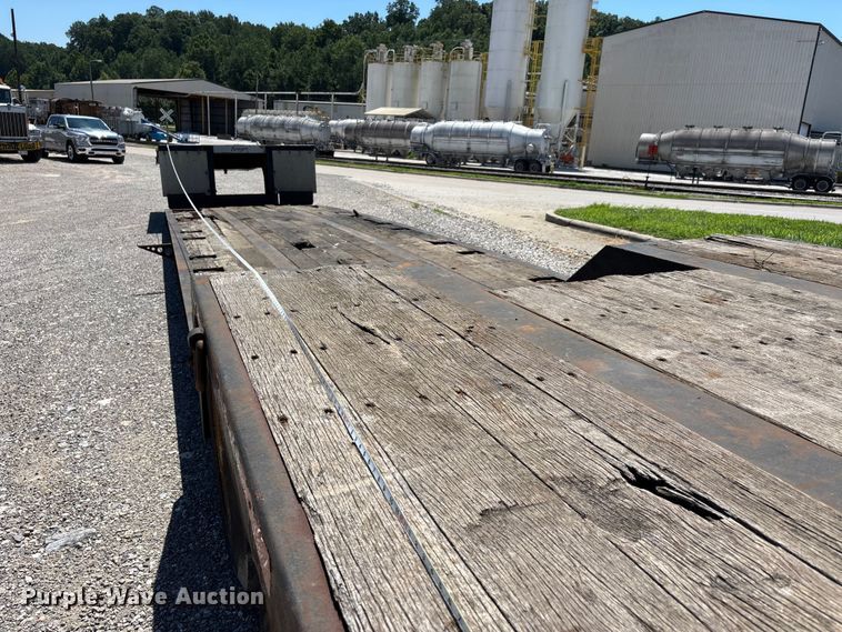 image for item ER3114 2013 Fontaine lowboy equipment trailer