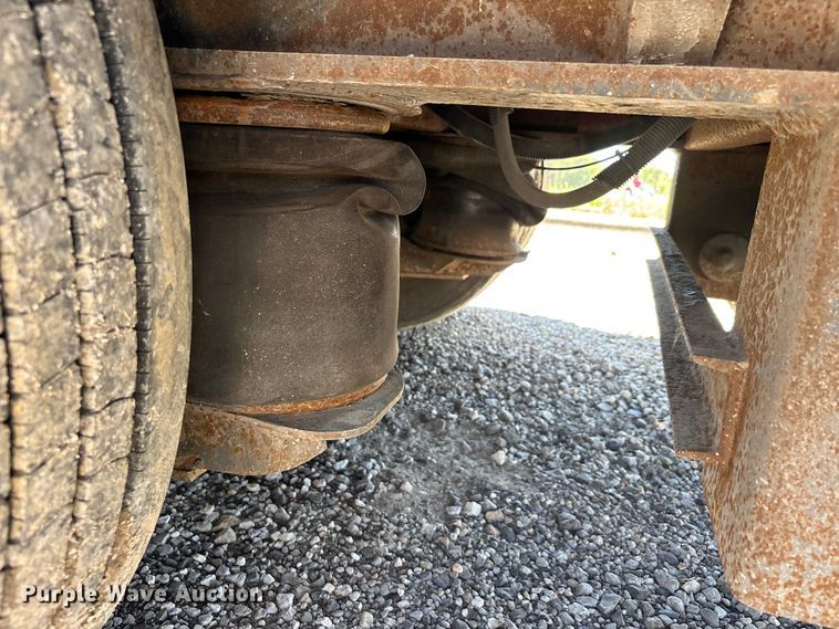 image for item ER3114 2013 Fontaine lowboy equipment trailer