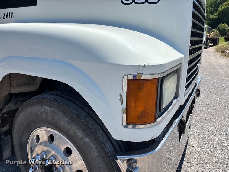 image for item ER3116 2012 Mack CHU613 semi truck