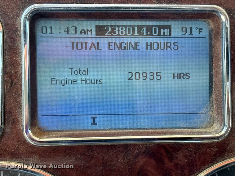 image for item ER3116 2012 Mack CHU613 semi truck