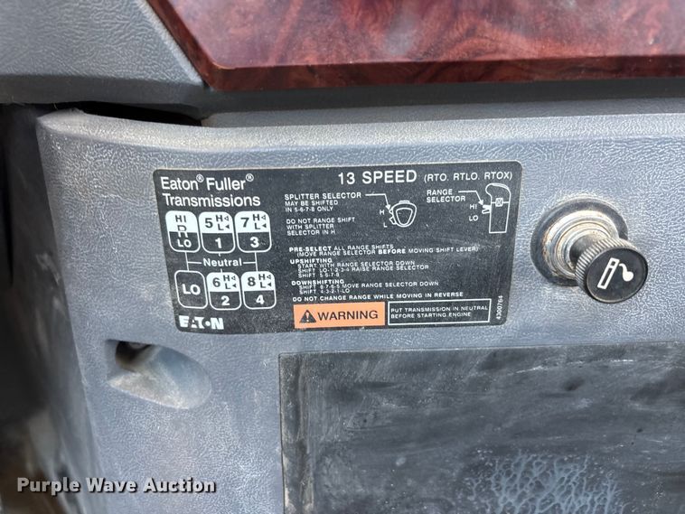 image for item ER3116 2012 Mack CHU613 semi truck