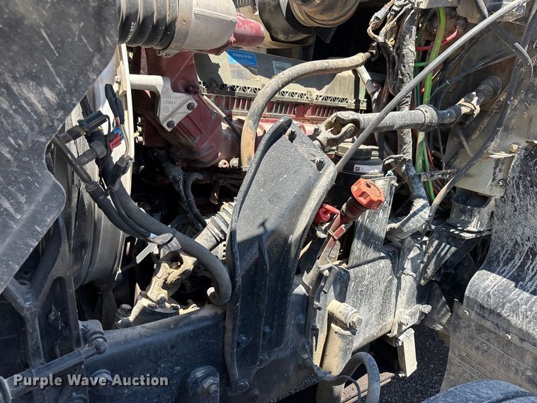 image for item ER3116 2012 Mack CHU613 semi truck