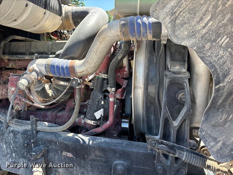 image for item ER3116 2012 Mack CHU613 semi truck