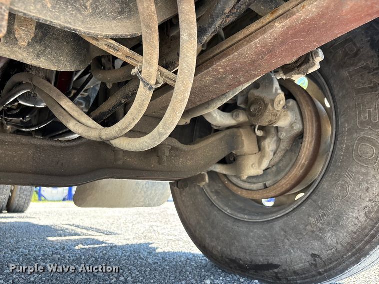 image for item ER3116 2012 Mack CHU613 semi truck